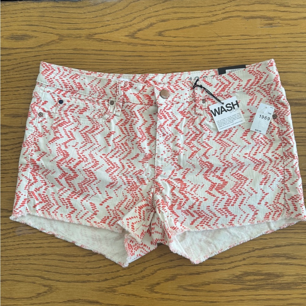 NWT GAP Red and White Jean Shorts with Zigzag Pattern